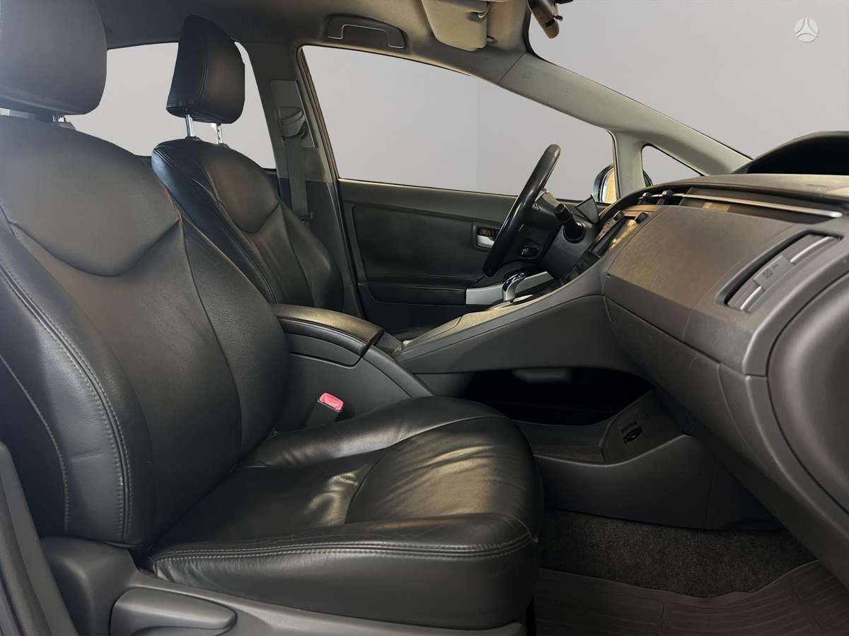 Toyota Prius - 8