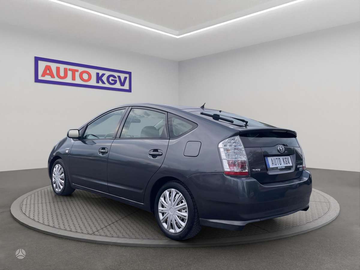 Toyota Prius - 3