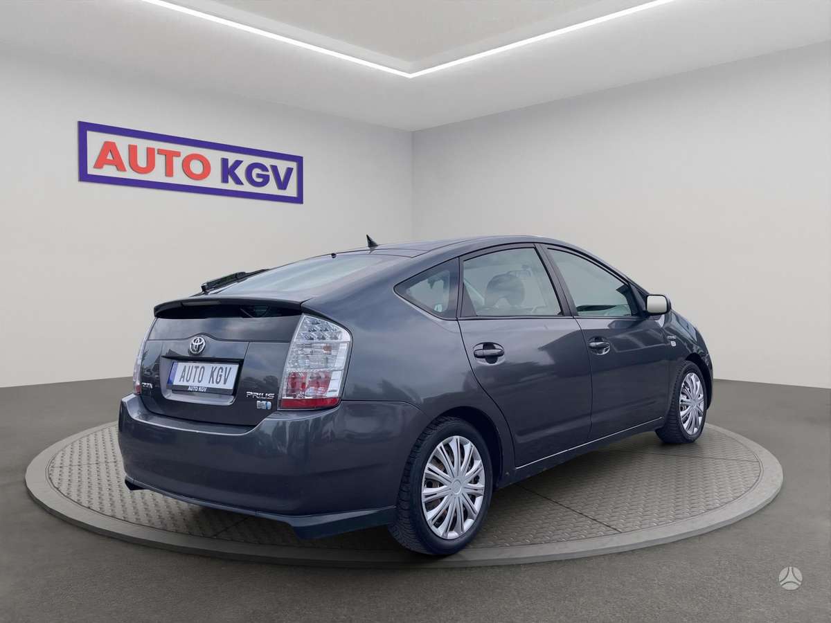 Toyota Prius - 5