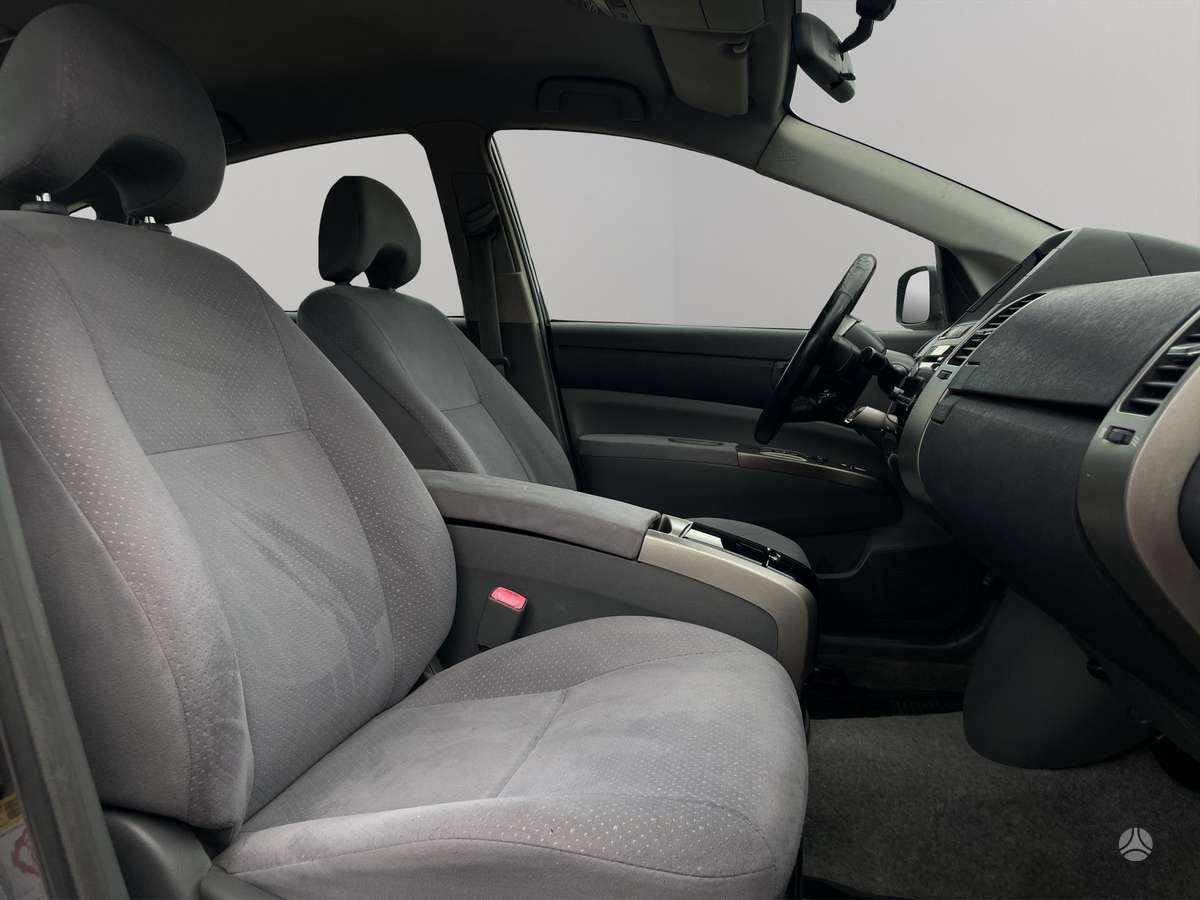 Toyota Prius - 8