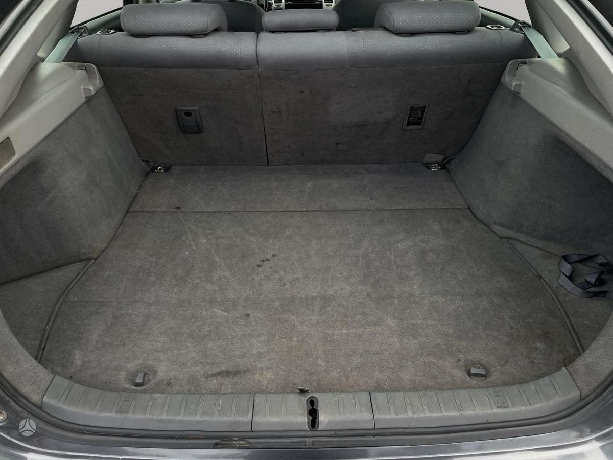 Toyota Prius - 10