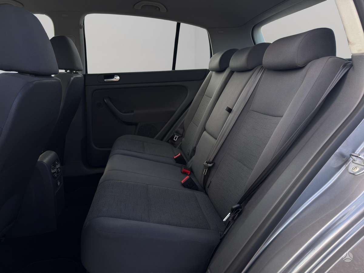 Volkswagen Golf Plus - 11