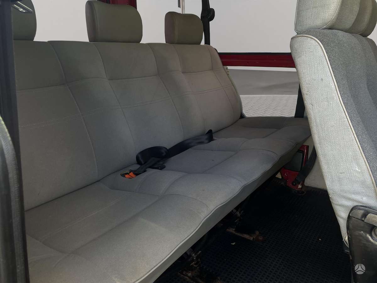 Volkswagen Transporter - 11