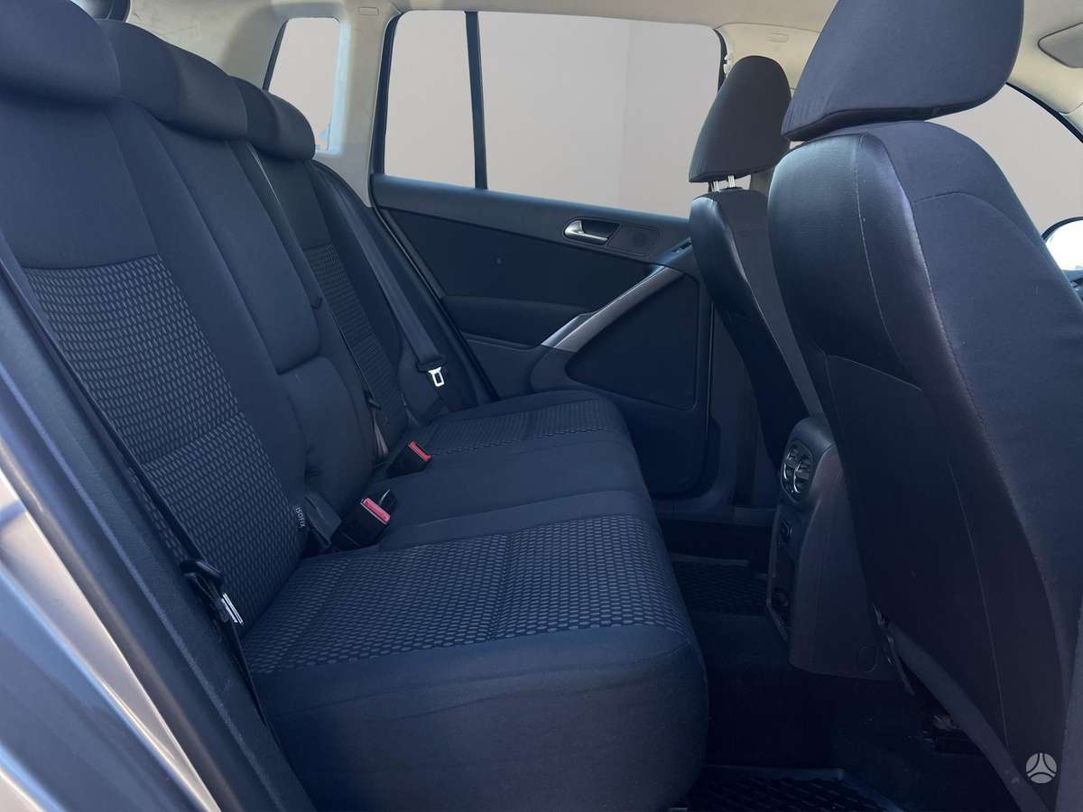 Volkswagen Tiguan - 9