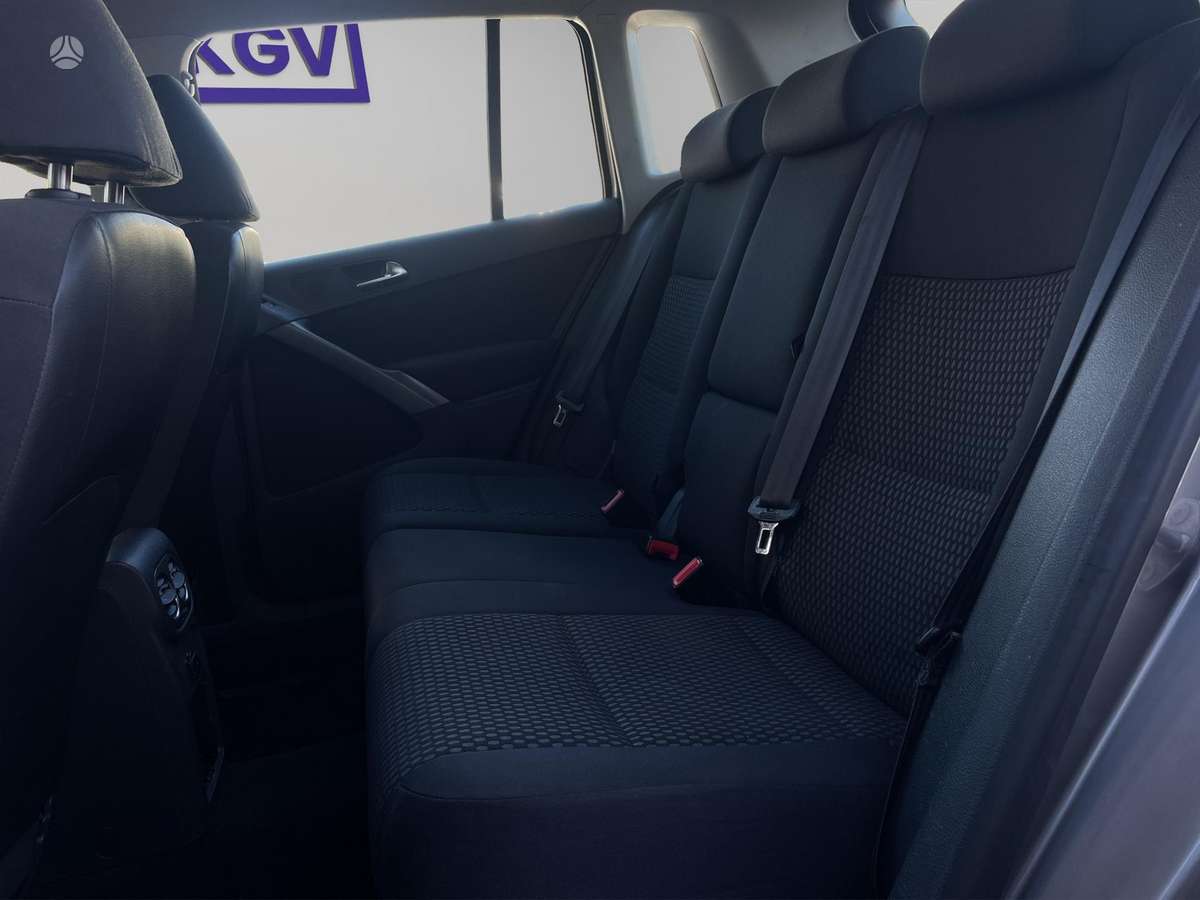 Volkswagen Tiguan - 11