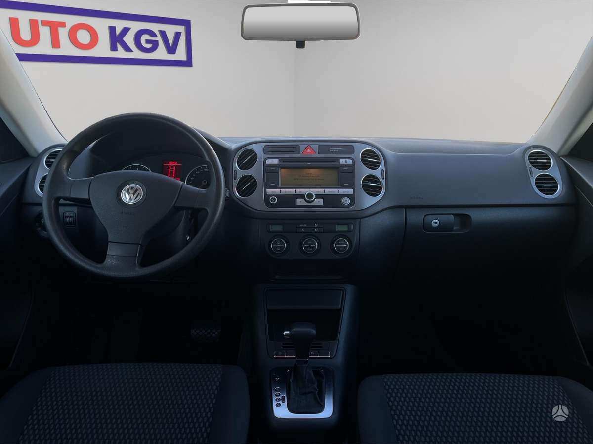 Volkswagen Tiguan - 12