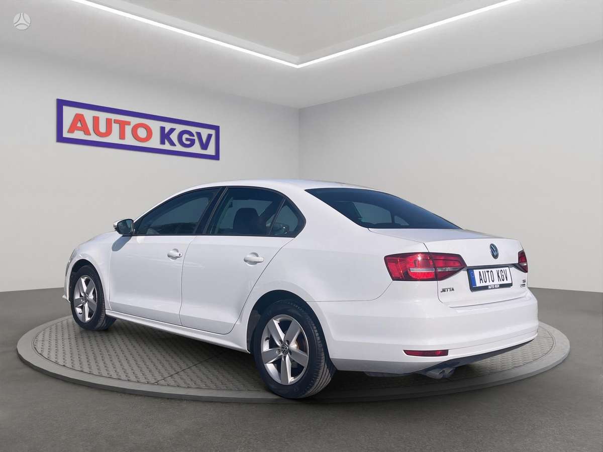 Volkswagen Jetta - 3