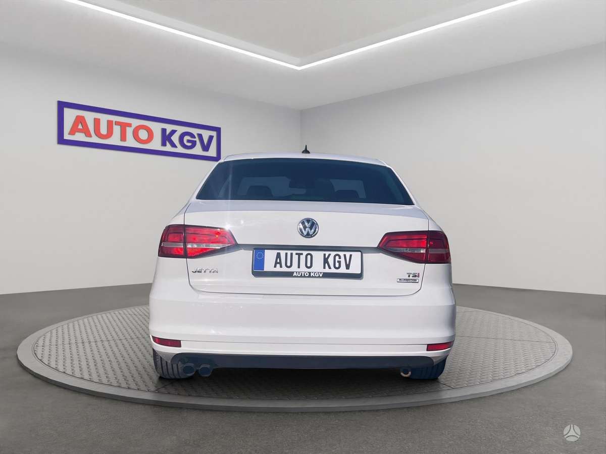 Volkswagen Jetta - 4