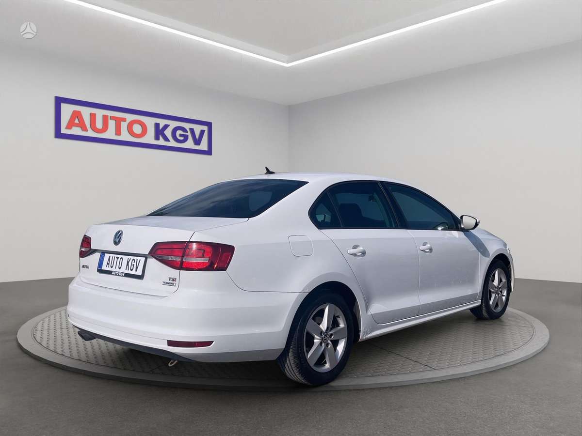 Volkswagen Jetta - 5