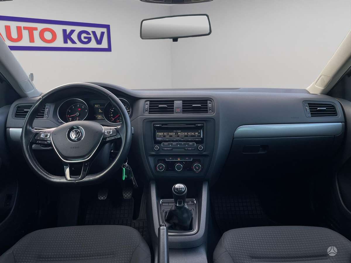 Volkswagen Jetta - 12