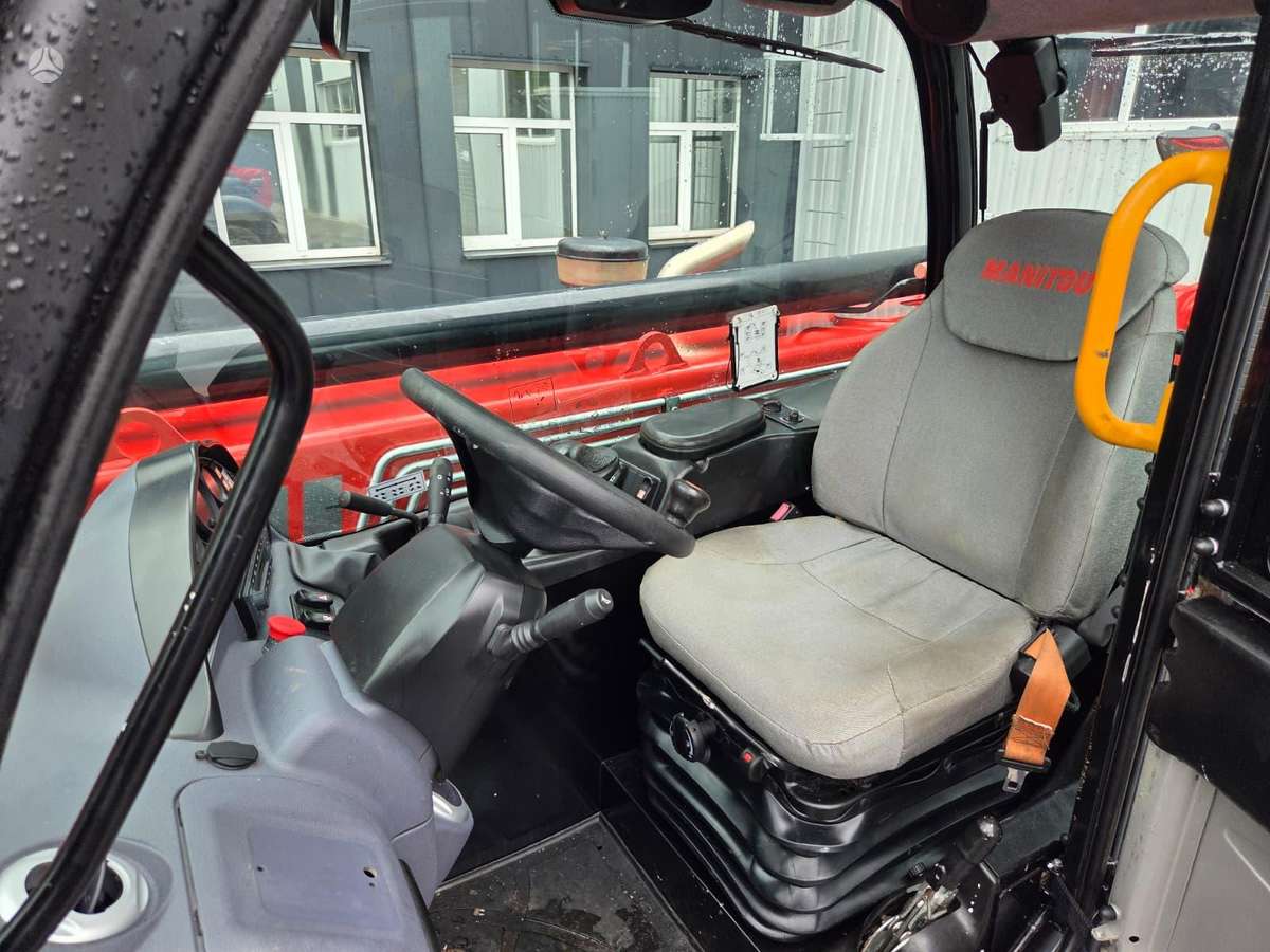 Manitou MT933, telescopic handler