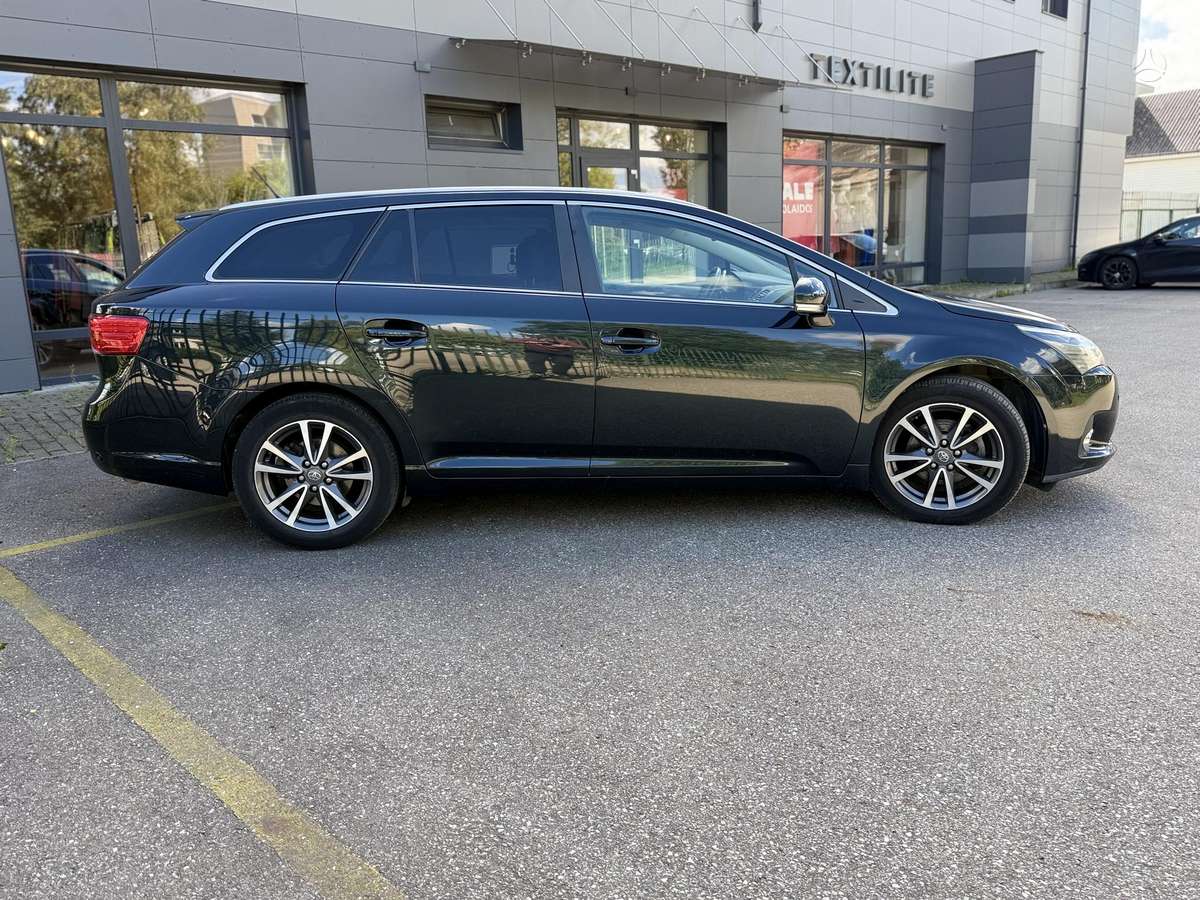Toyota Avensis - 5