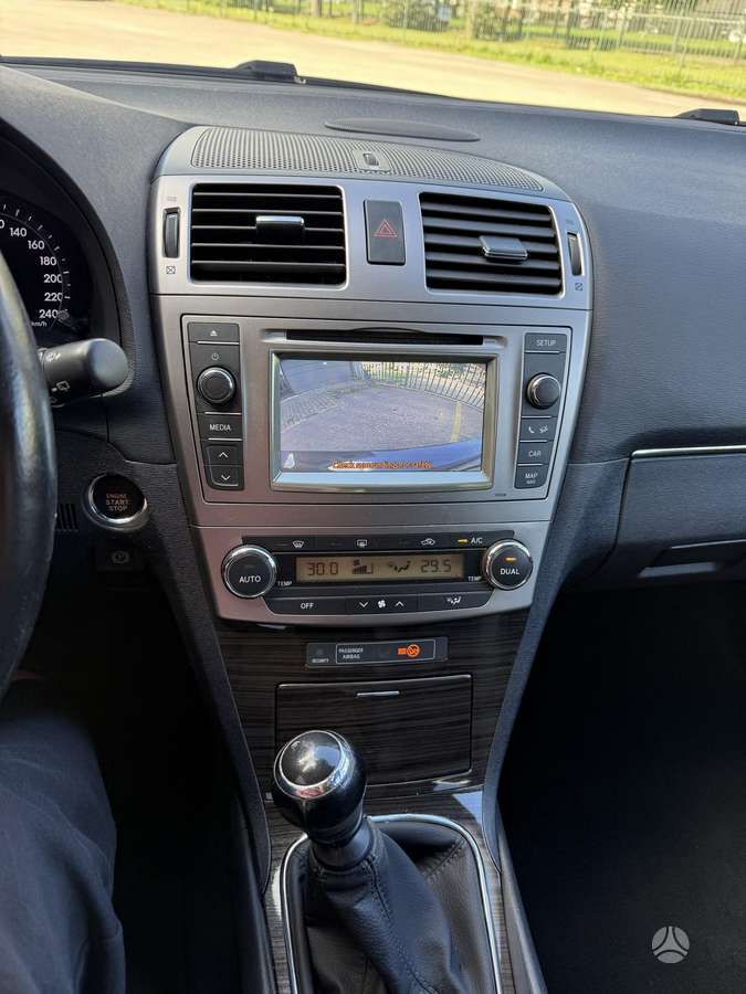 Toyota Avensis - 8