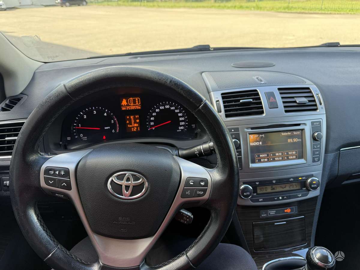 Toyota Avensis - 9