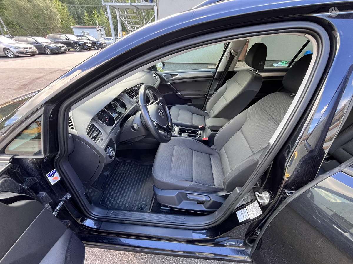 Volkswagen Golf - 9