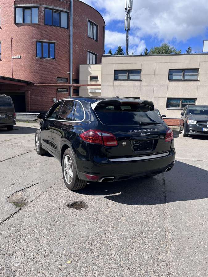 Porsche Cayenne - 3