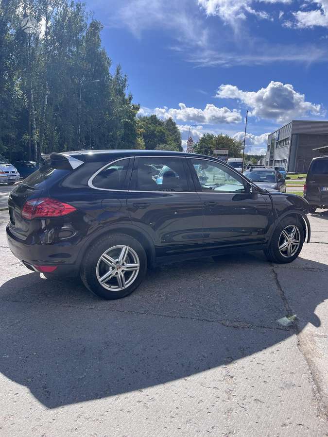 Porsche Cayenne - 4