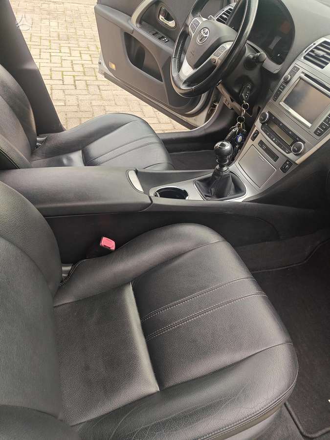 Toyota Avensis - 7