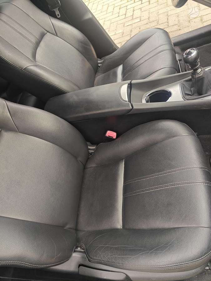 Toyota Avensis - 8