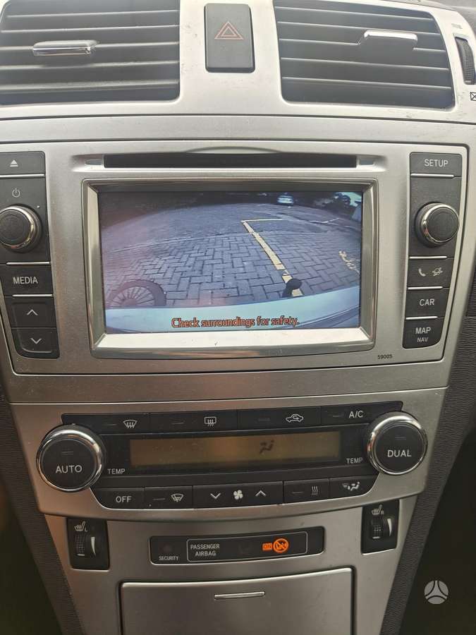 Toyota Avensis - 9