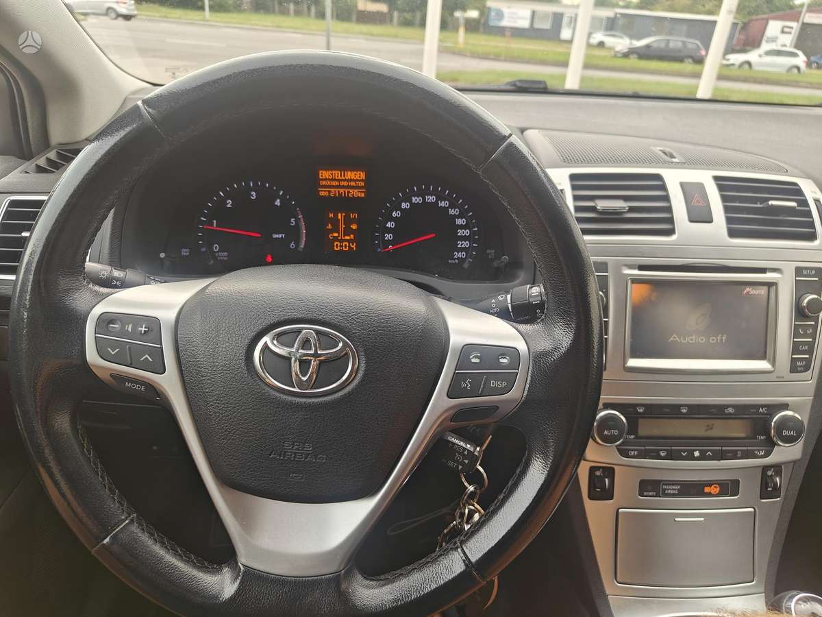 Toyota Avensis - 10