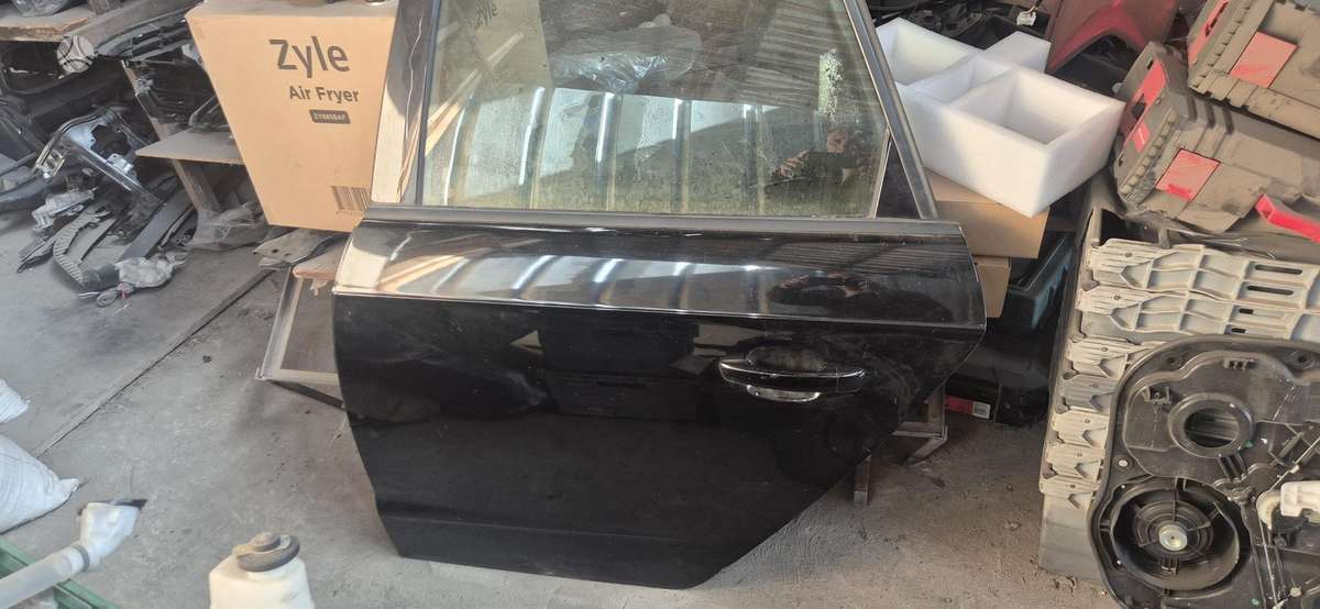 Audi A3 Galines kaires puses durys juodos