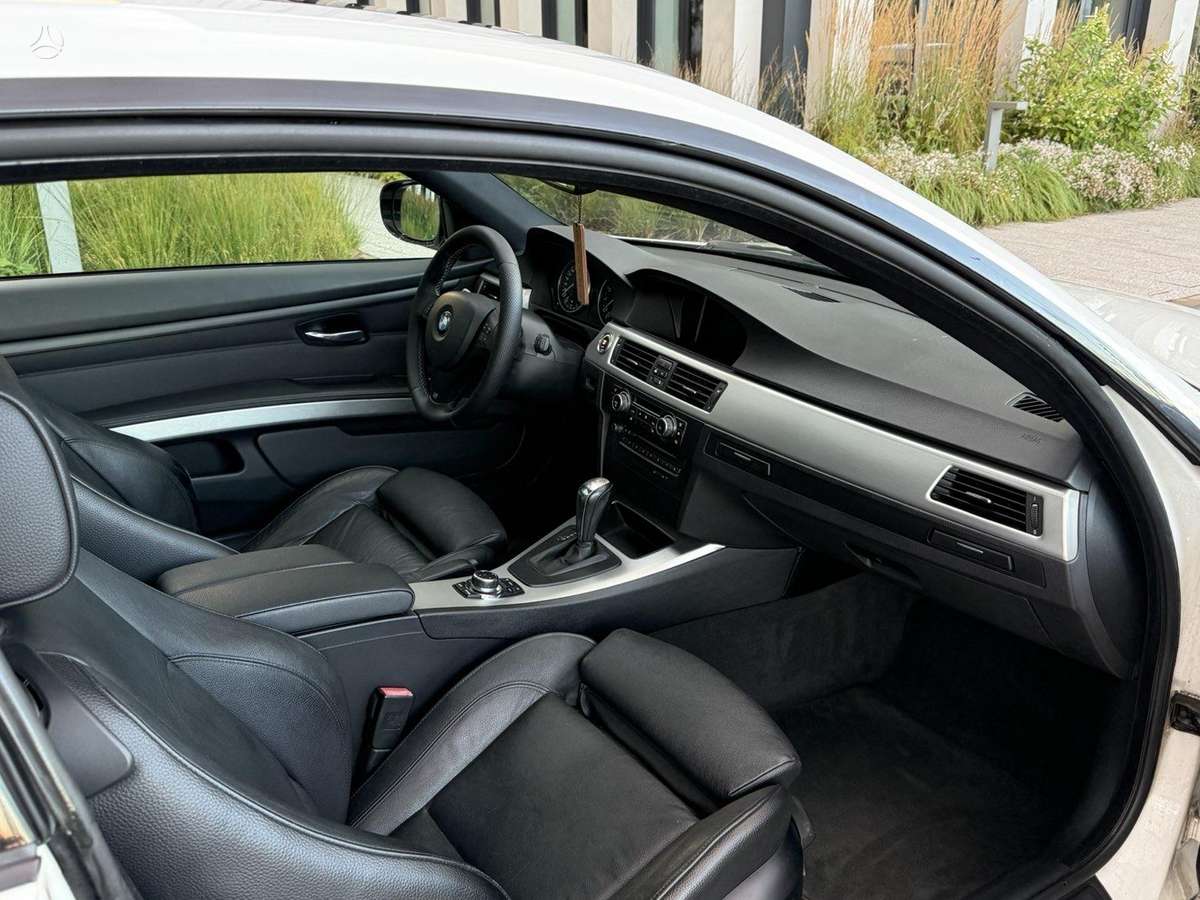 BMW 330, coupe