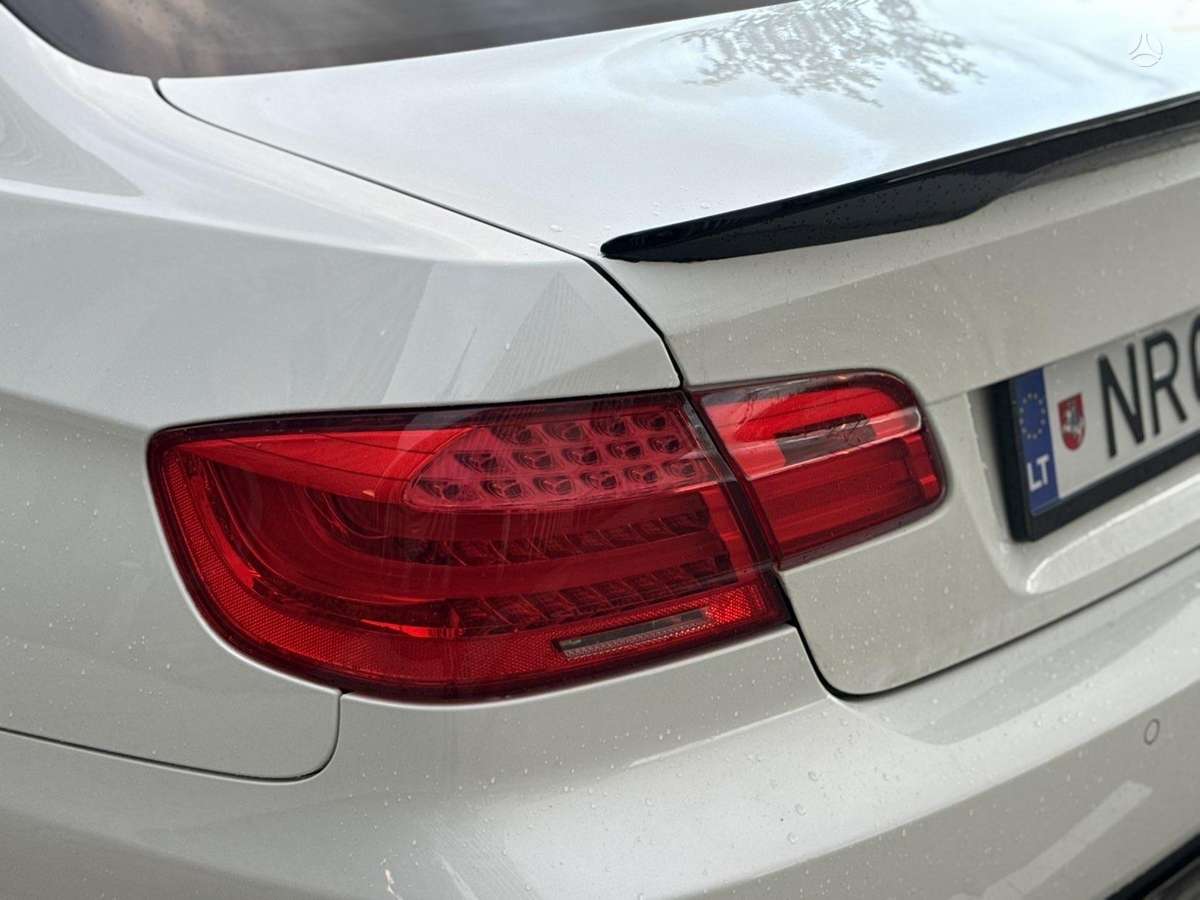 BMW 330, coupe
