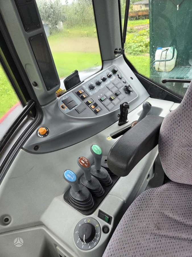 Valtra T131h, tractors
