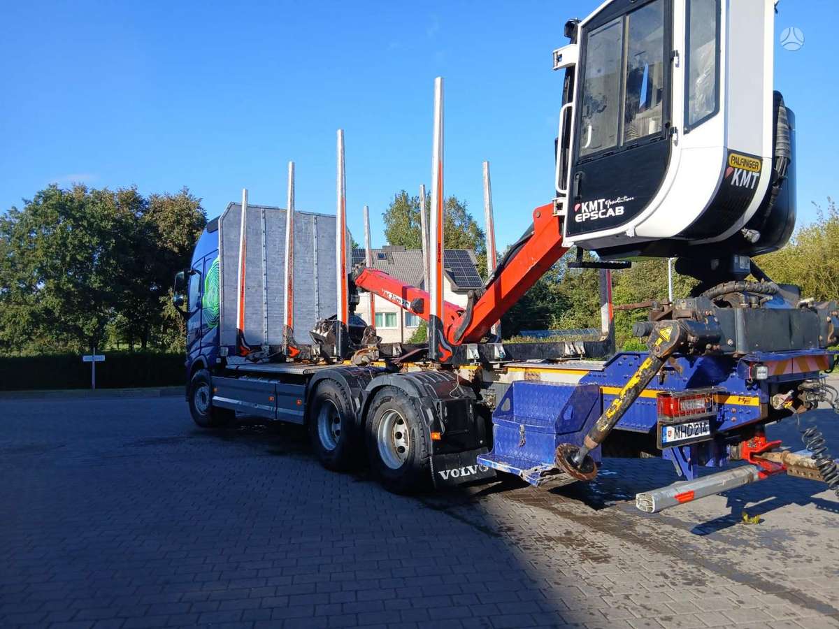 Volvo FH, timber trucks