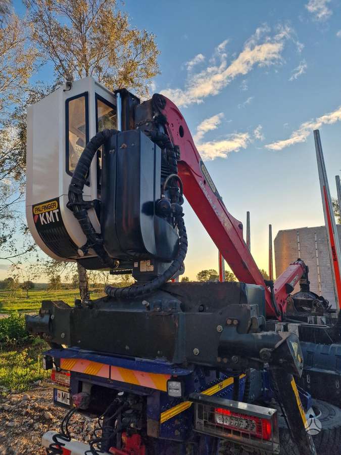 Volvo FH, timber trucks