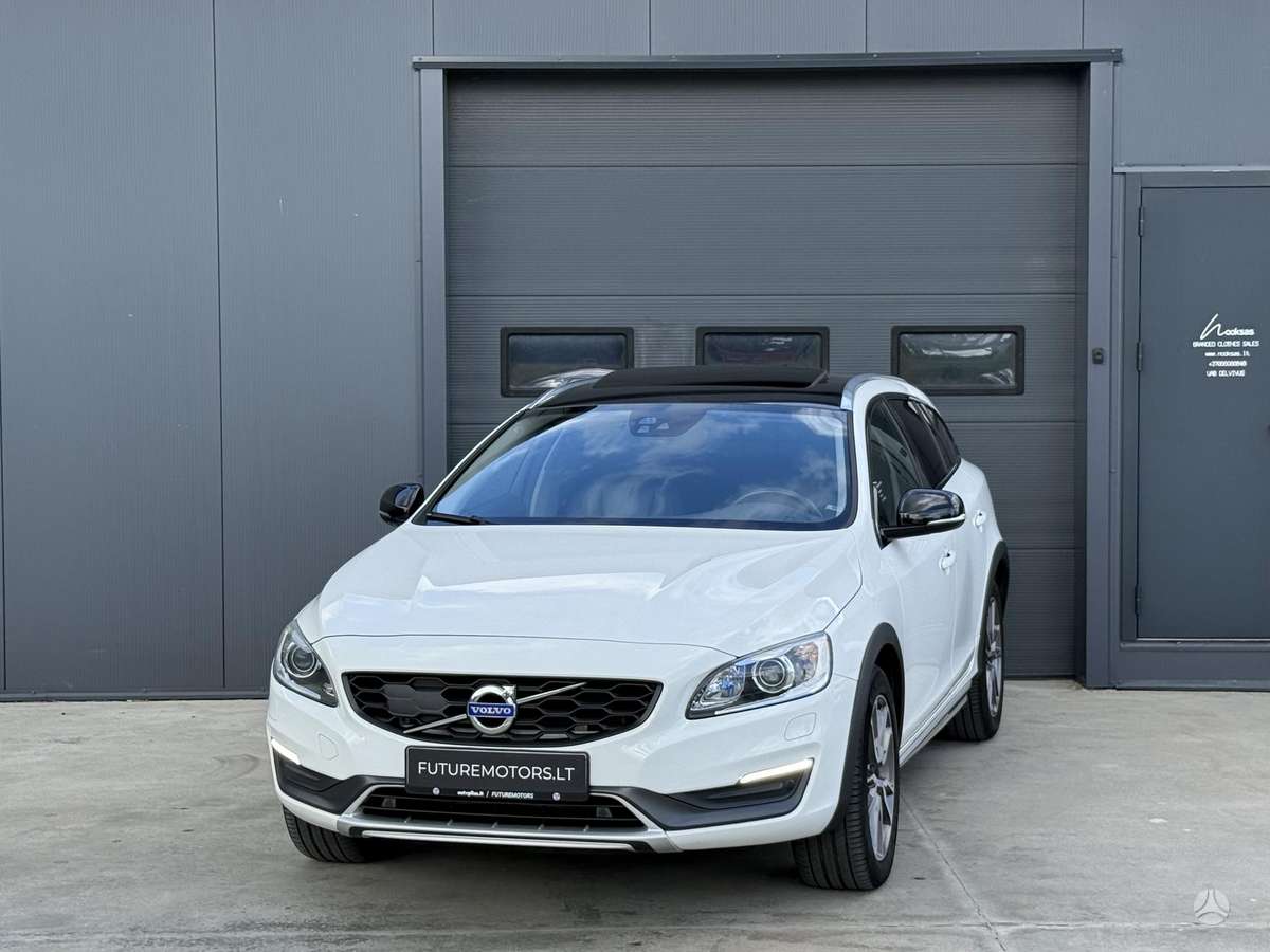 Volvo V60 Cross Country - 1