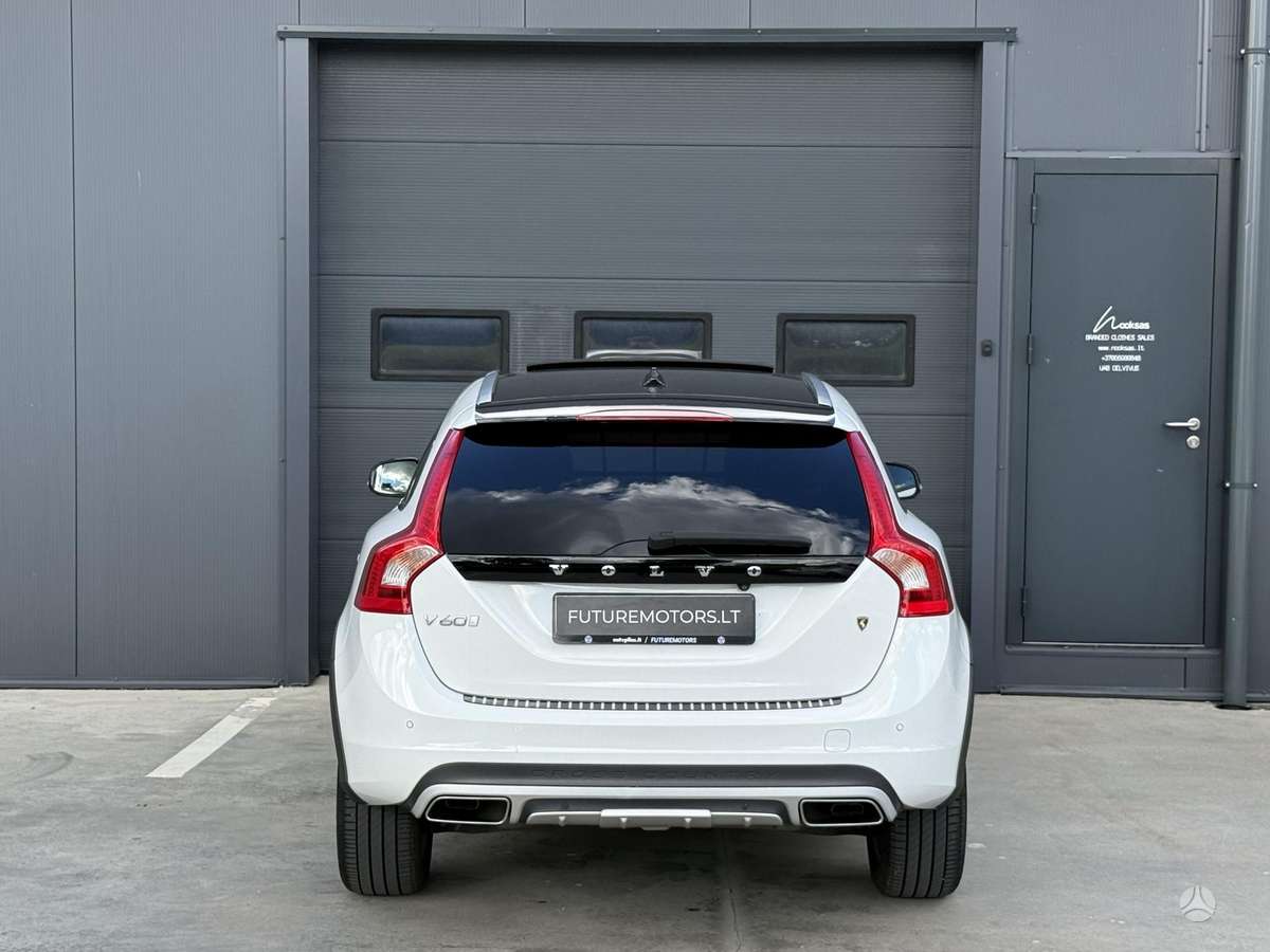 Volvo V60 Cross Country - 8