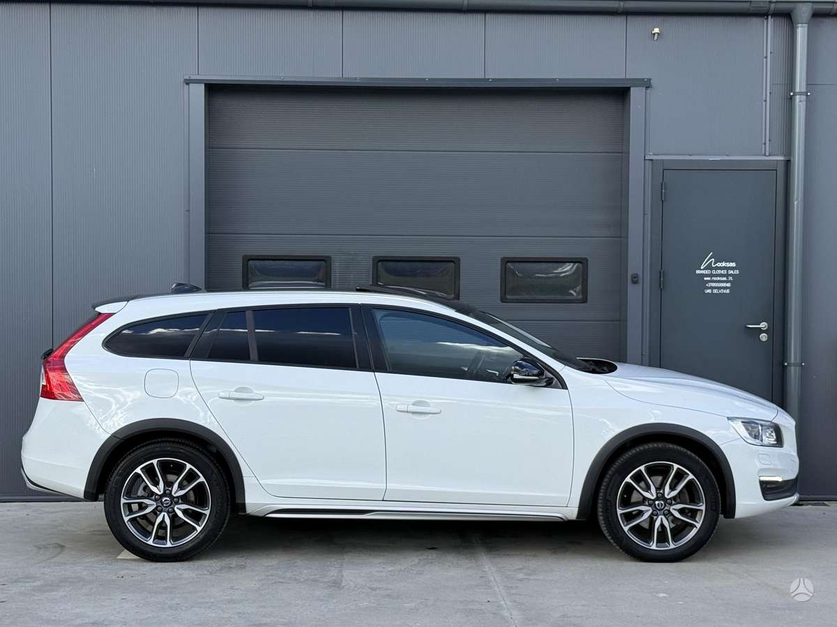 Volvo V60 Cross Country - 12