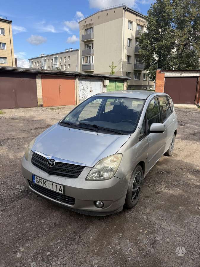 Toyota Corolla Verso - 1