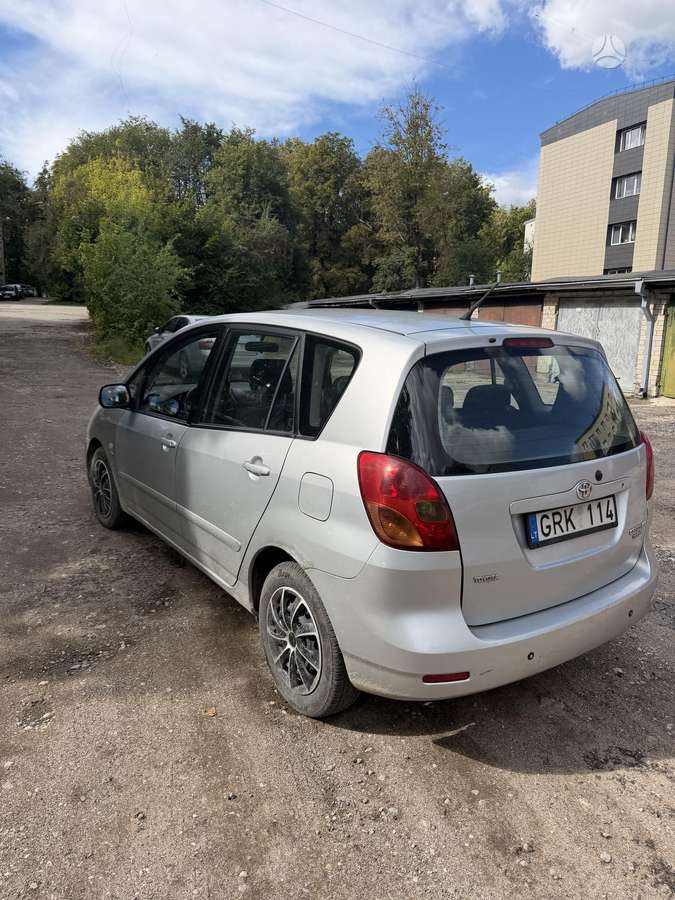 Toyota Corolla Verso - 4
