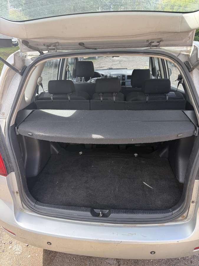 Toyota Corolla Verso - 9