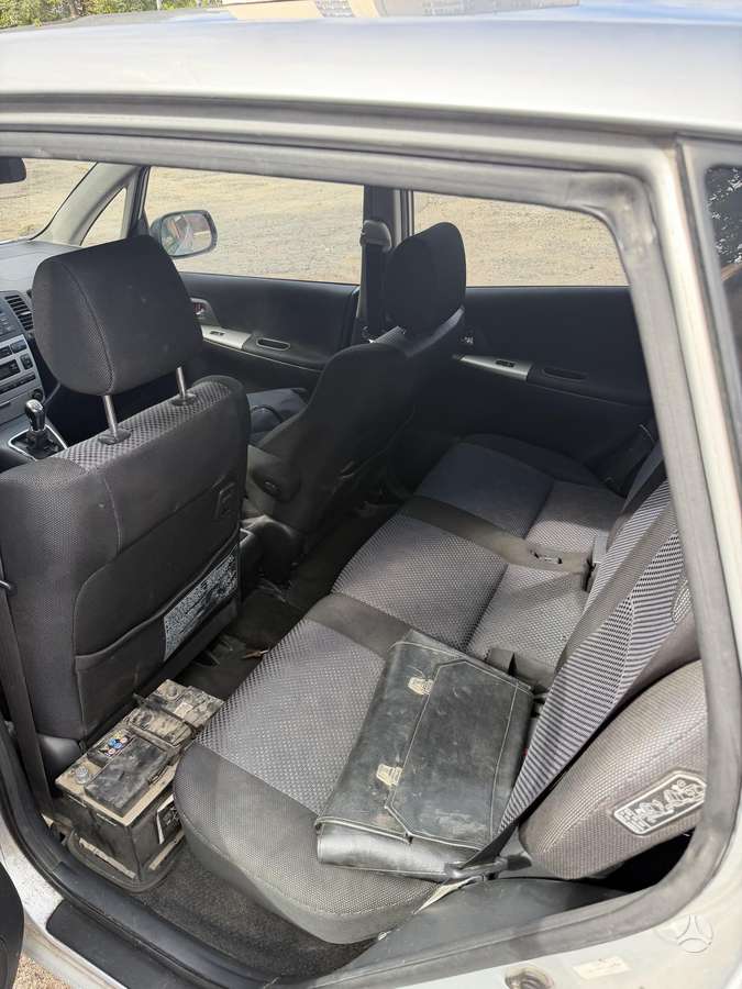 Toyota Corolla Verso - 10