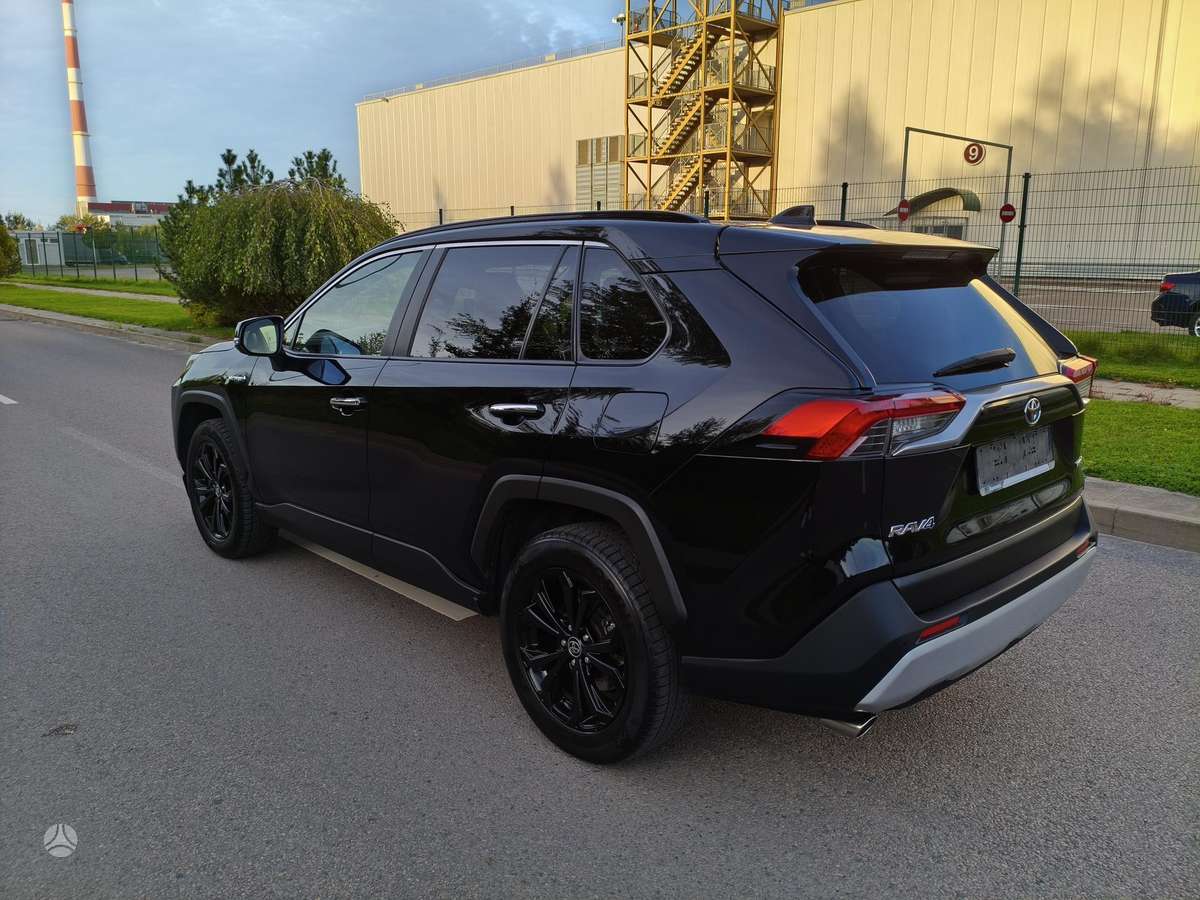 Toyota RAV4 - 6