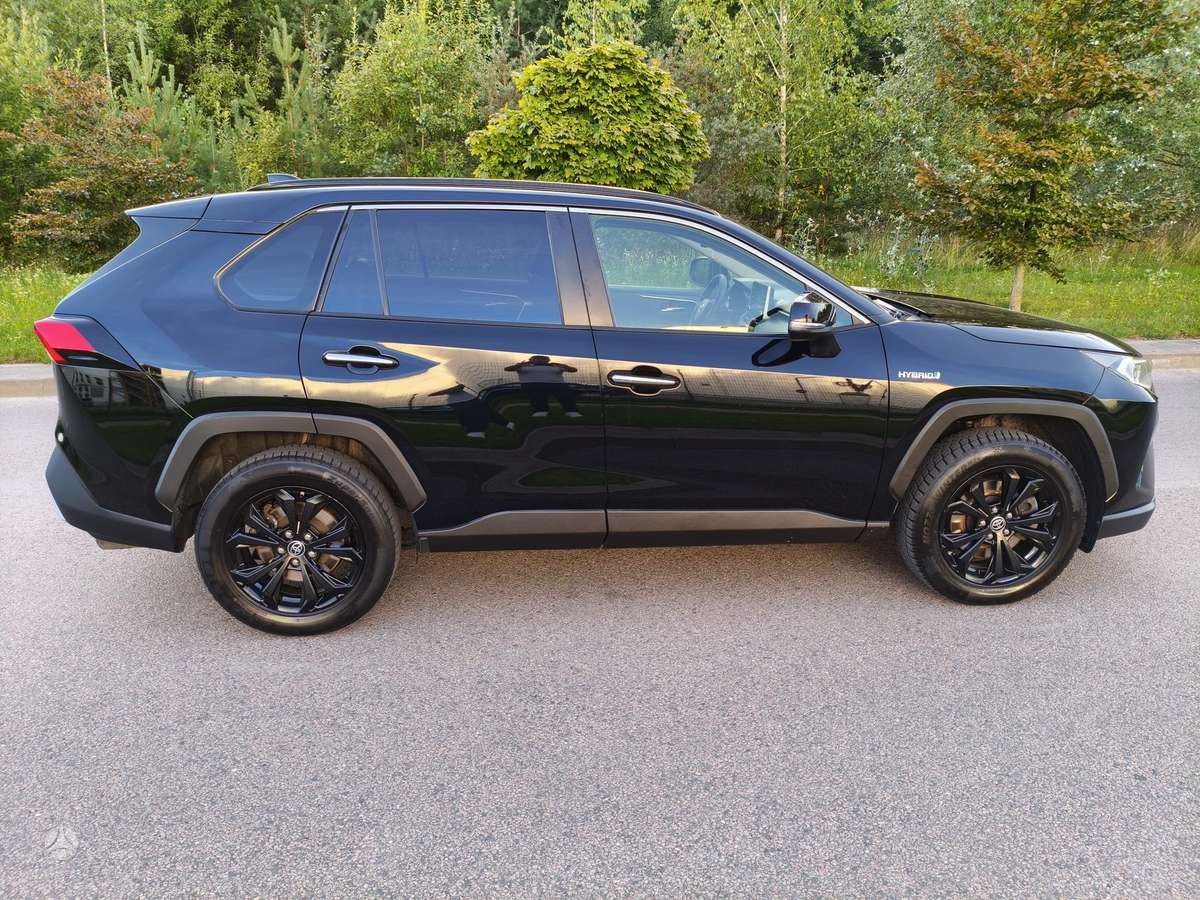 Toyota RAV4 - 8