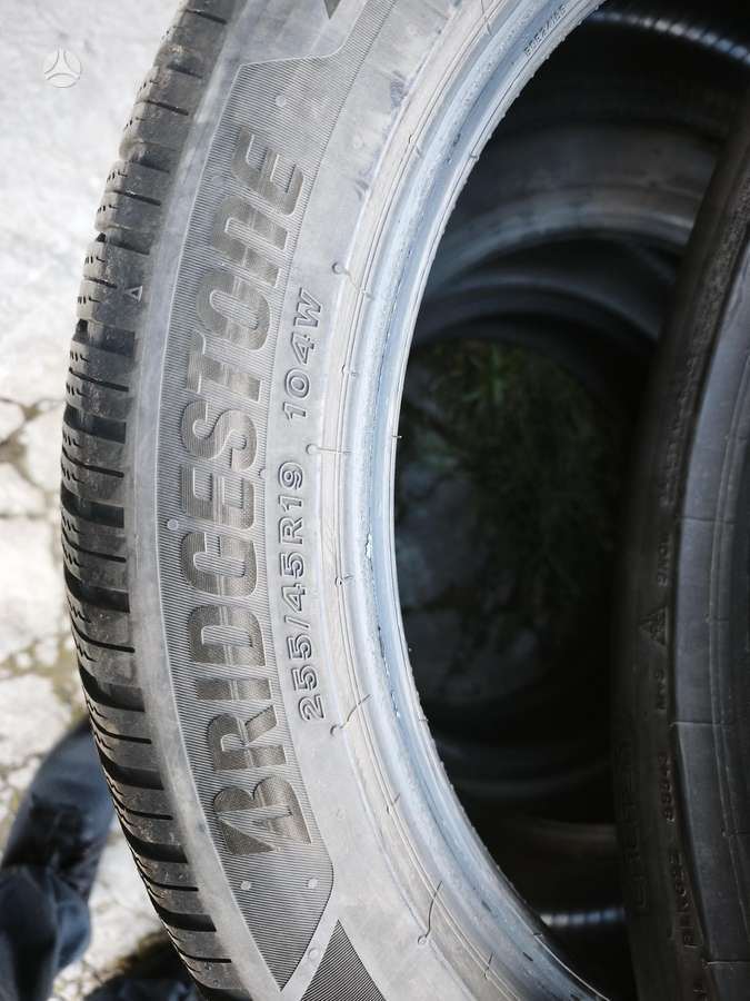 Bridgestone, žieminės 255/45 R19