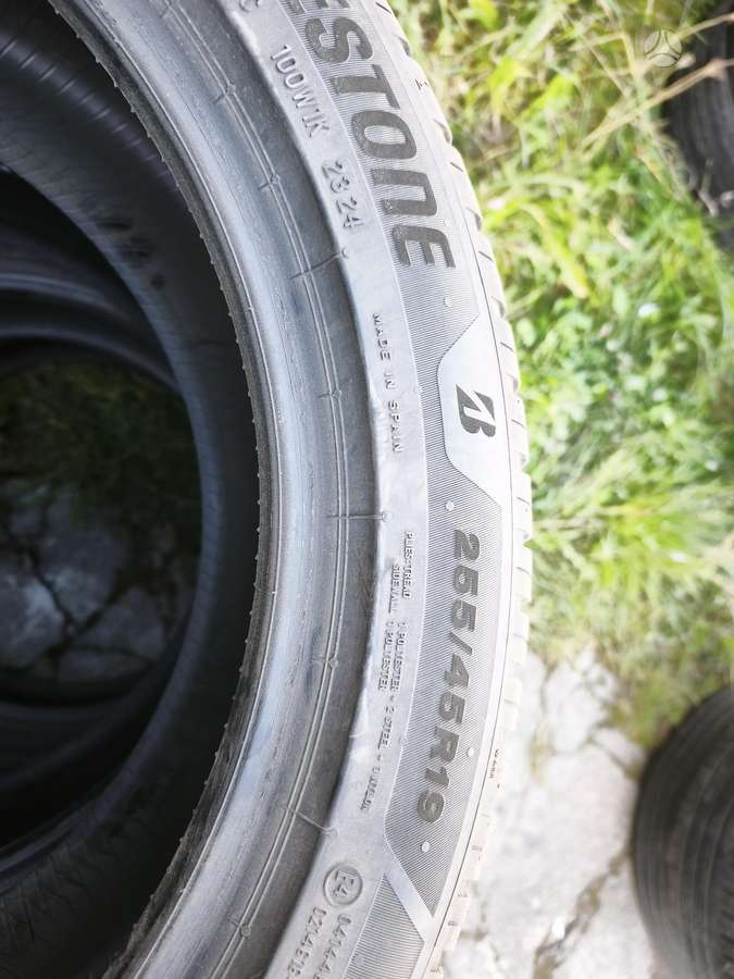 Bridgestone, žieminės 255/45 R19