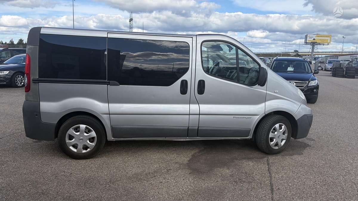 Renault Trafic - 8