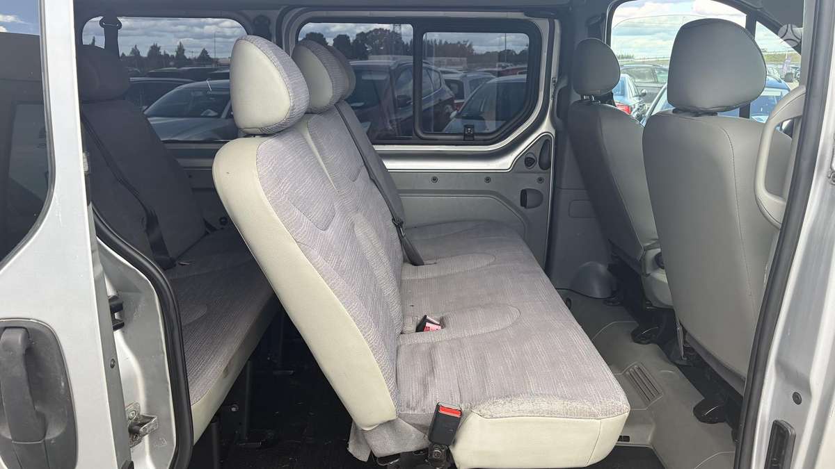 Renault Trafic - 12