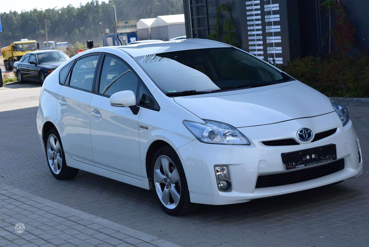 Toyota Prius - 3