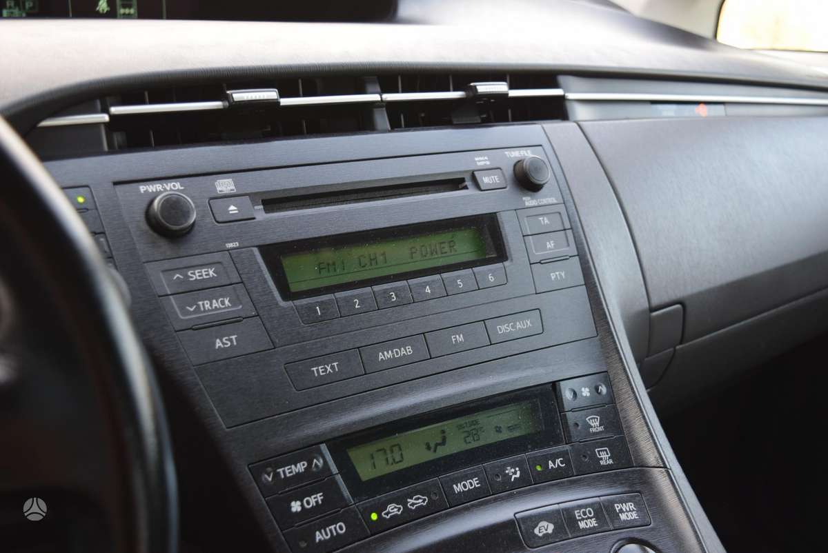 Toyota Prius - 12