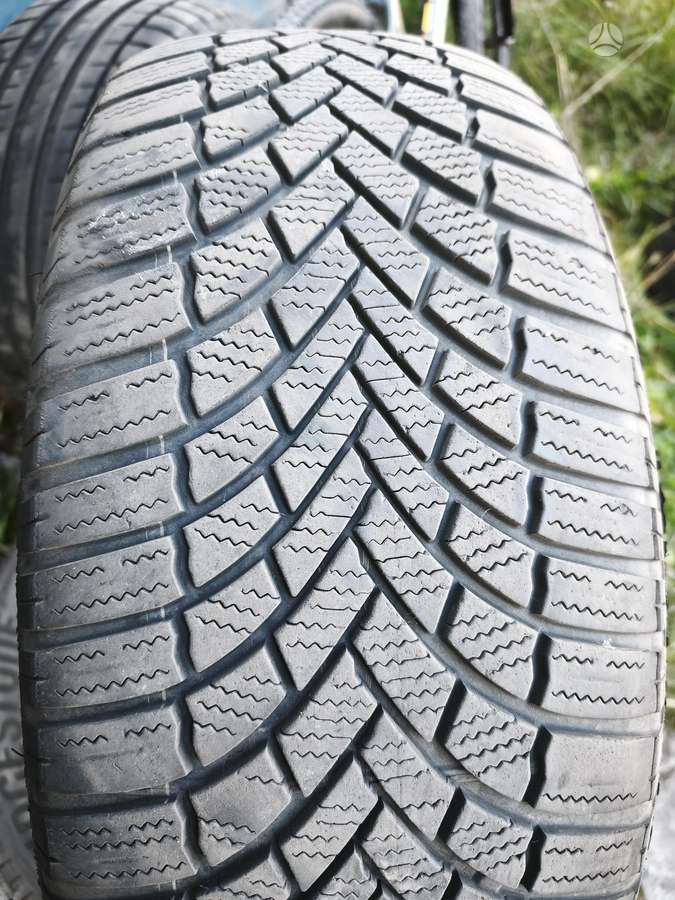 Bridgestone BLIZZAK LM005, зимние 255/35 R19