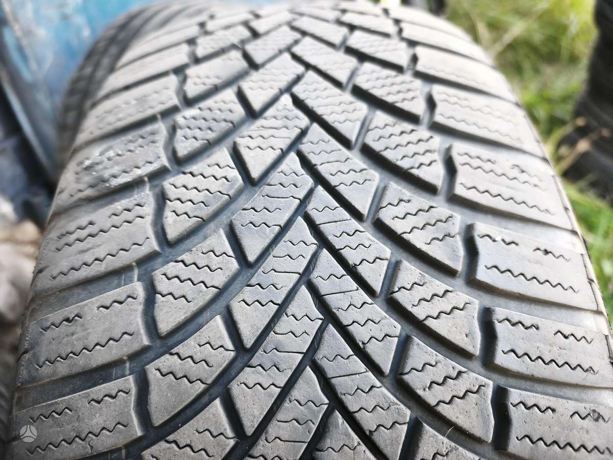 Bridgestone BLIZZAK LM005, winter 255/35 R19