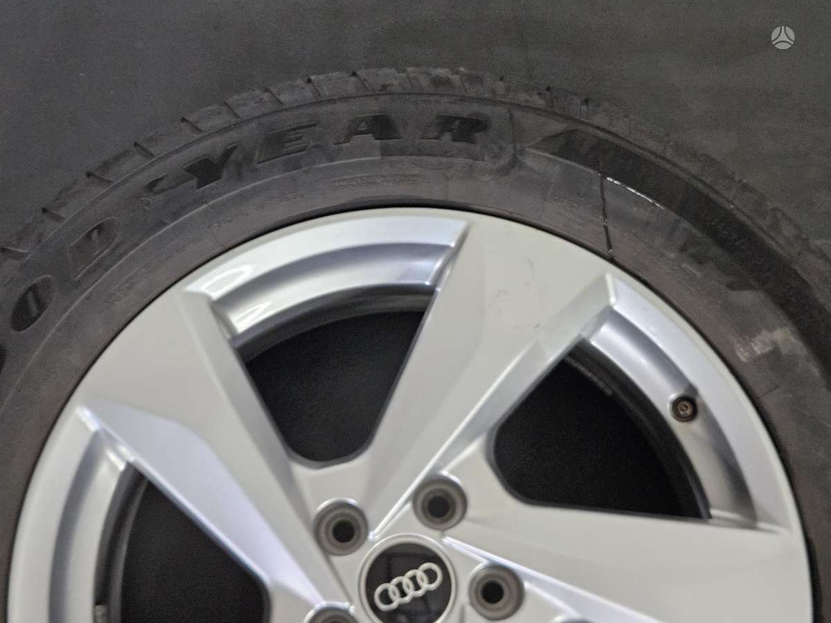 Audi Q3, light alloy, R18