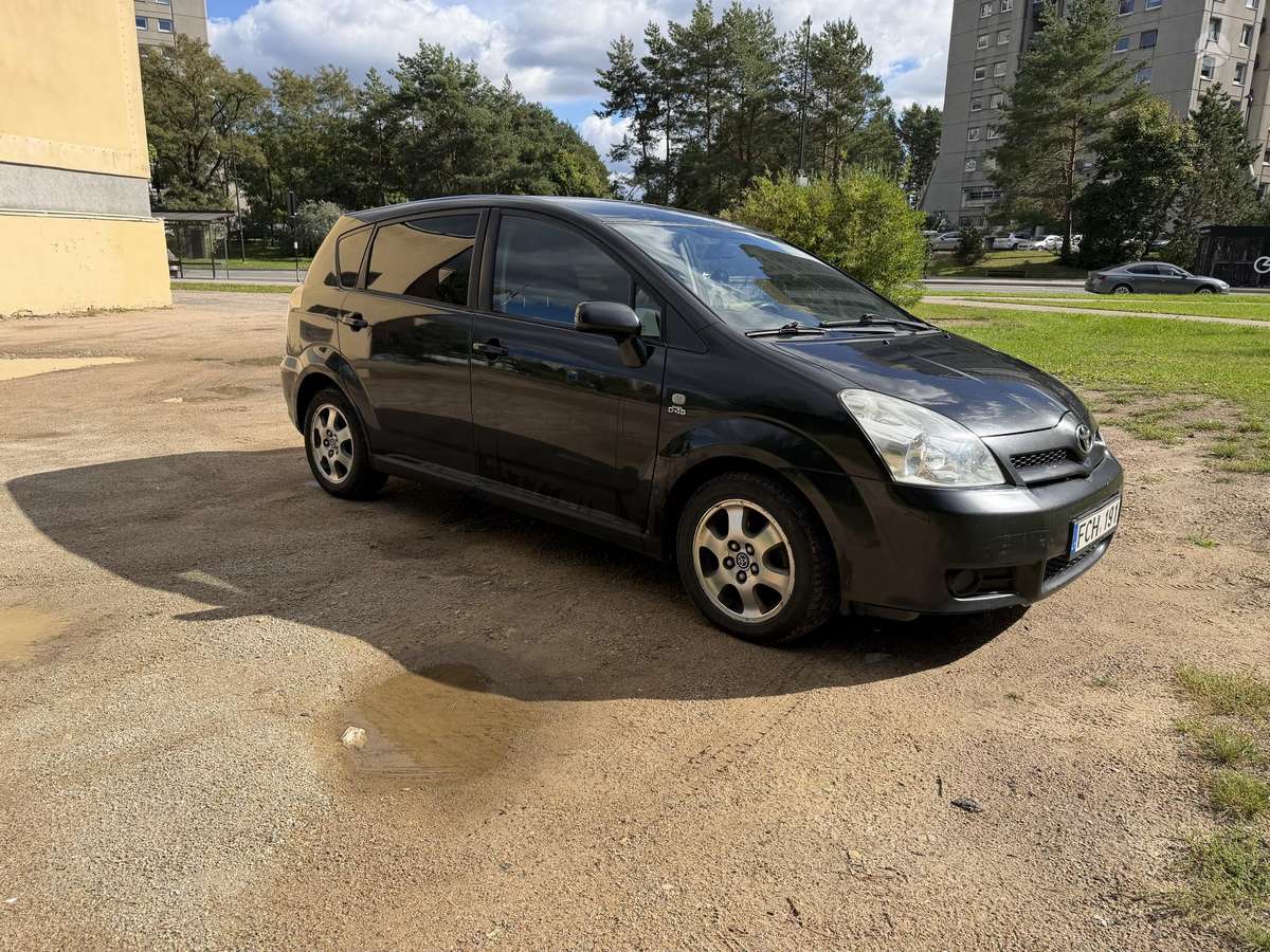 Toyota Corolla Verso - 1
